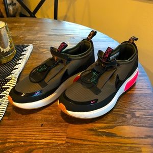 Nike AirMax Green Shoes